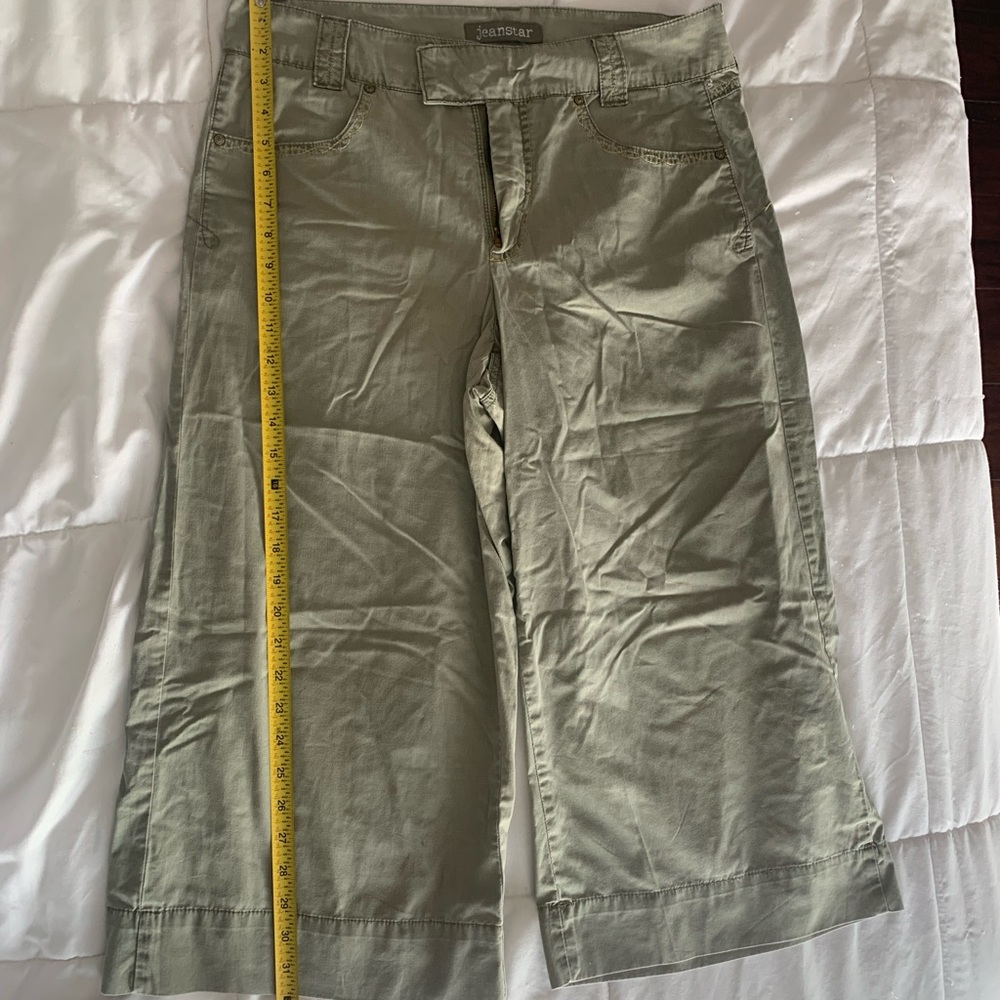 Jeanstar size 10 capris